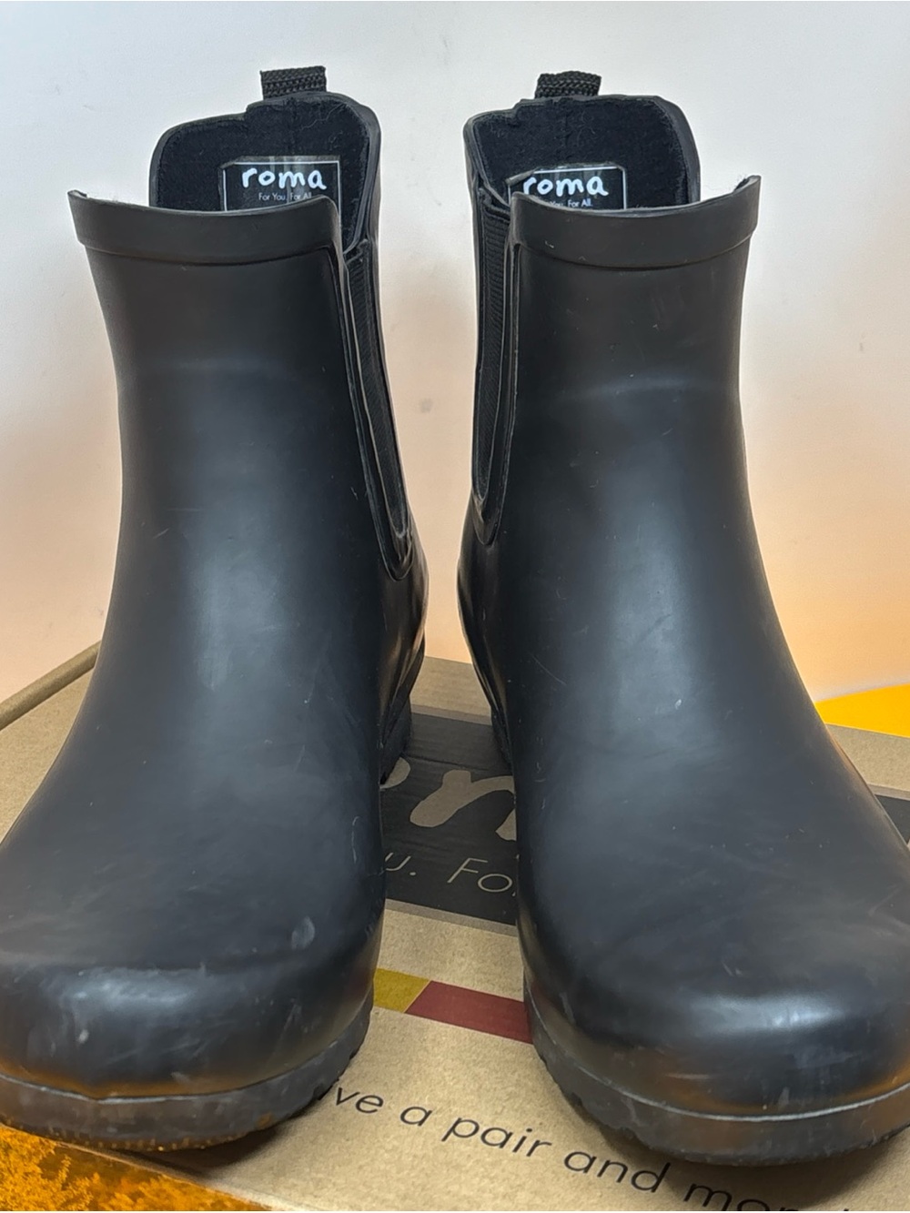 Sz 9 Roma Black Women's Chelsea Rain Ankle Boots used need cleaning 🧽 - Picture 13 of 17
